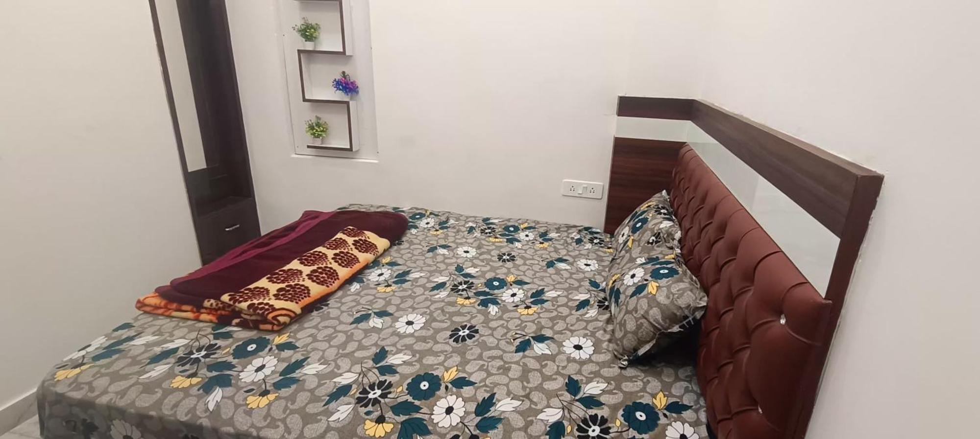 Goenka Home Stay Barsana Chhata Extérieur photo